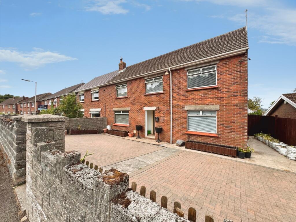 House in Llanmorlais, Llanrhidian Higher - View 2