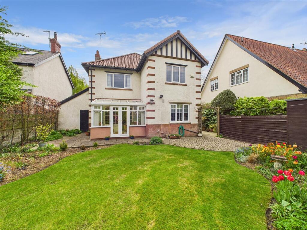 Main image of property: 8 The Avenue, Driffield, YO25 5HS