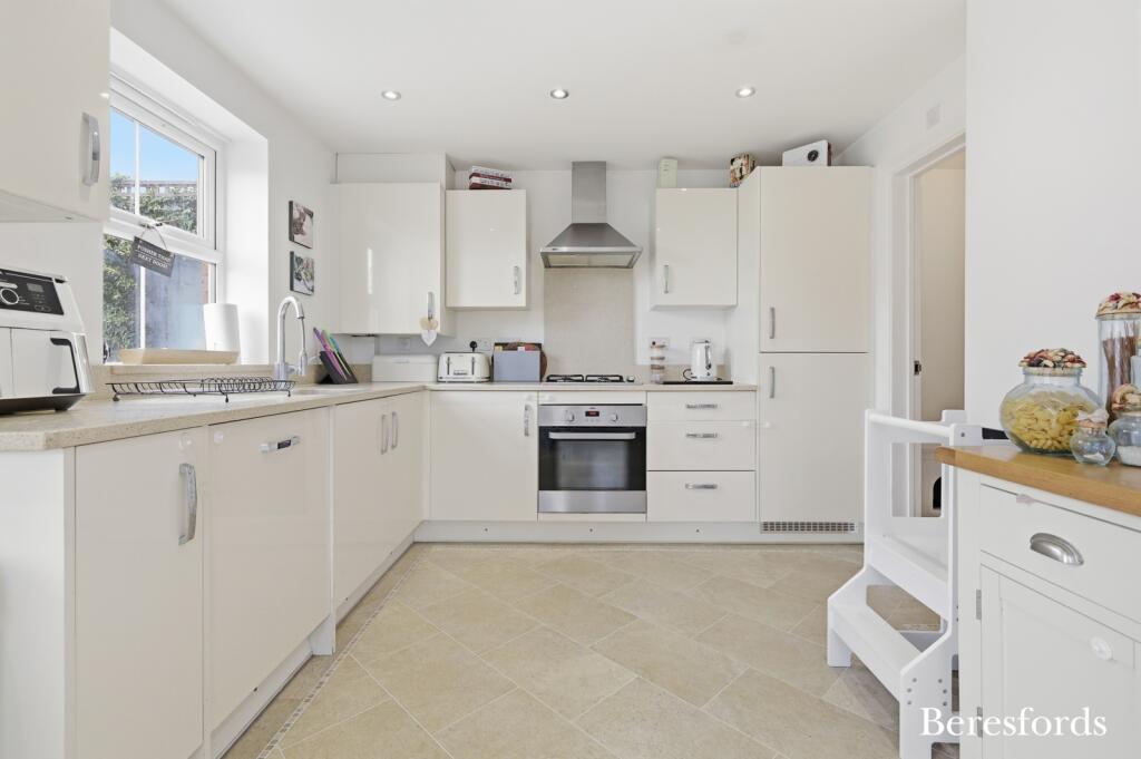 House in Maldon, Southminster - More