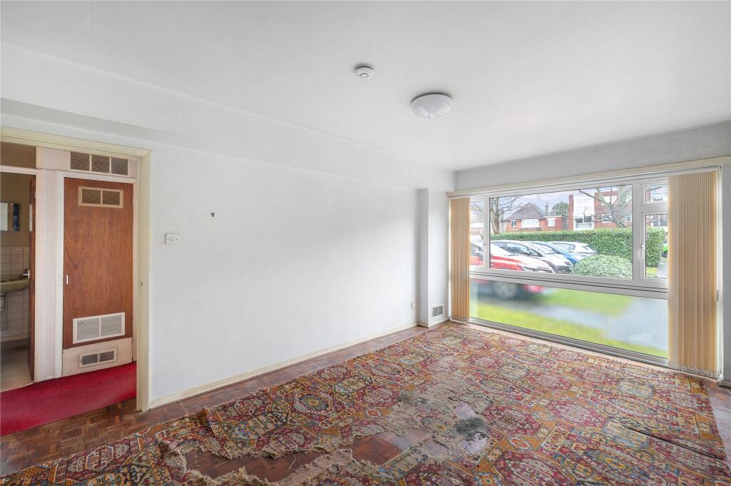 Foxgrove Road, Beckenham, BR3 photo 4