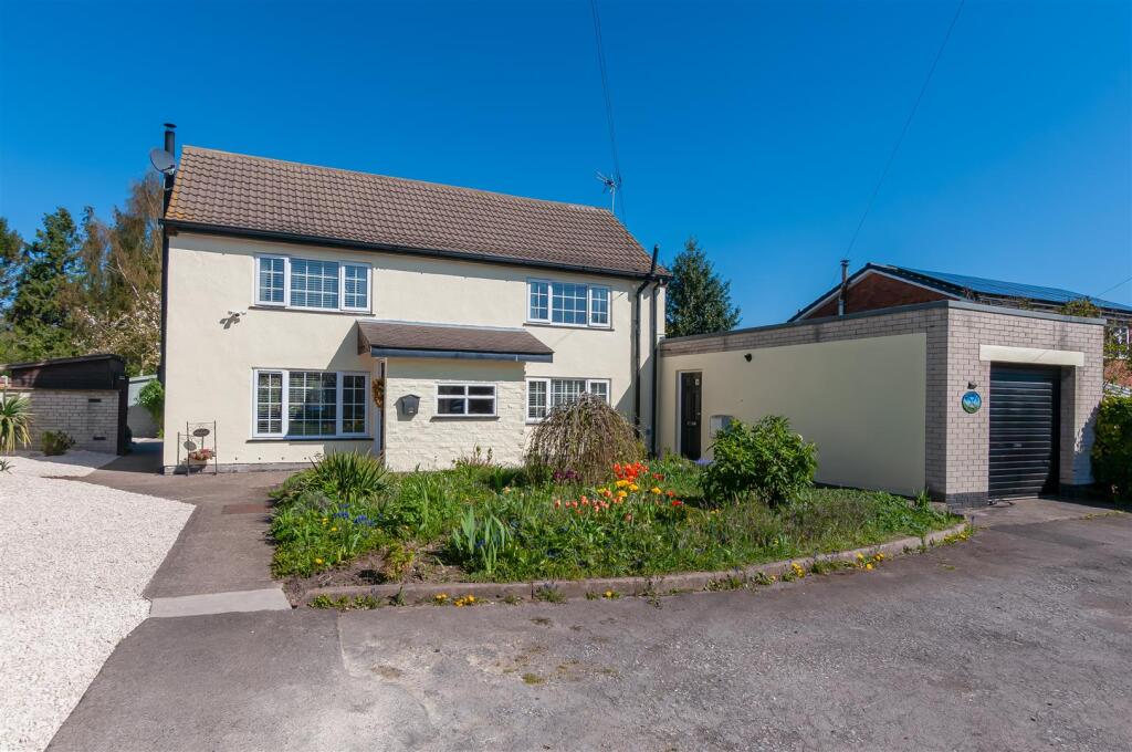 4-bed detached on Windmill cottage, Barmby on the Marsh, Howden, £495,000