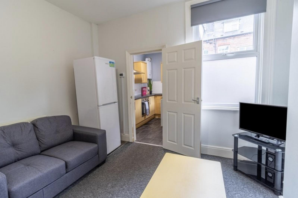House in Sheffield - View 4