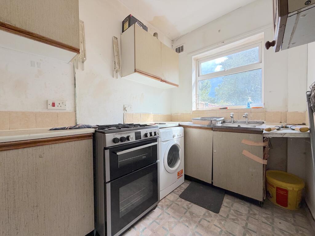 House in Wolverhampton, Wood End - View 5