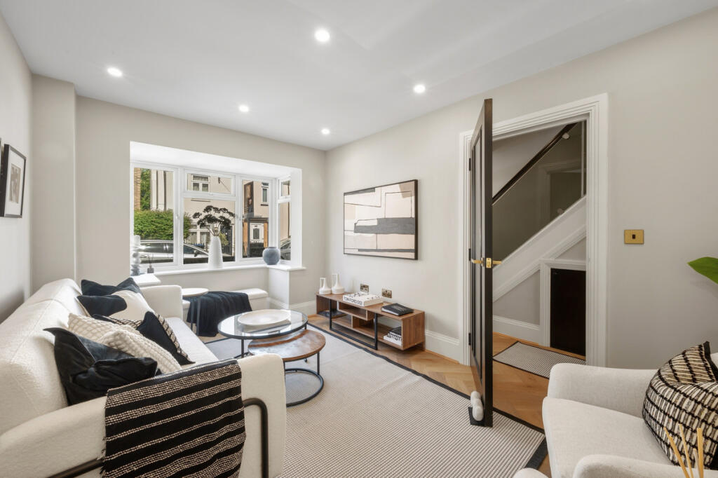 Pyne Road, Surbiton, KT6 photo 3