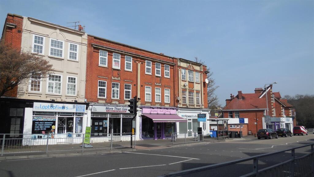 Main image of property: 2FF 119b Penn Hill Avenue, Lower Parkstone, Poole