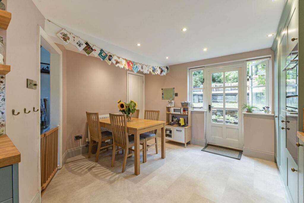 House in East Garston, West Berkshire - More