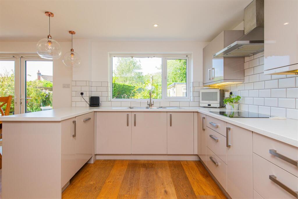 House in Kettering, North Northamptonshire - More