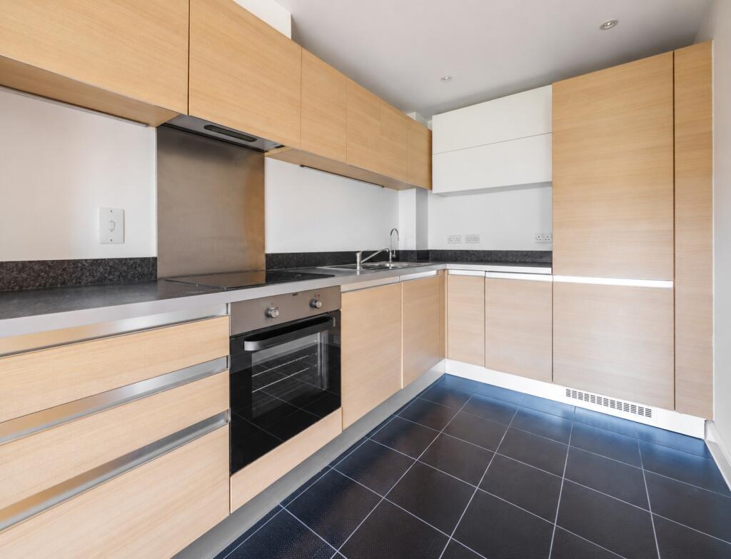 Apartment in Hove, Brighton and Hove - View 4
