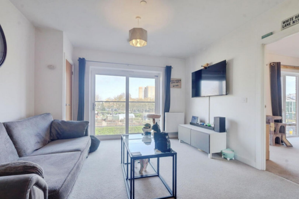 Main image of property: 16 Fairfax Drive, Westcliff-on-sea, SS0