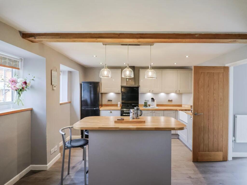 Drupe Farm Court, Colaton Raleigh photo 3