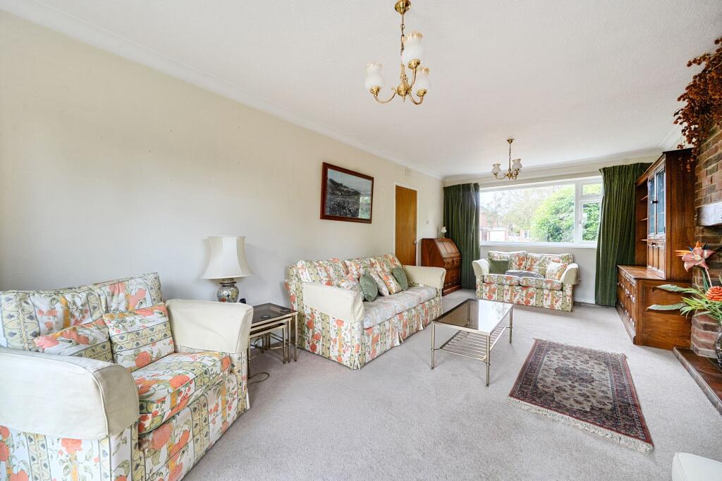 House in Tonbridge and Malling, Kent - More