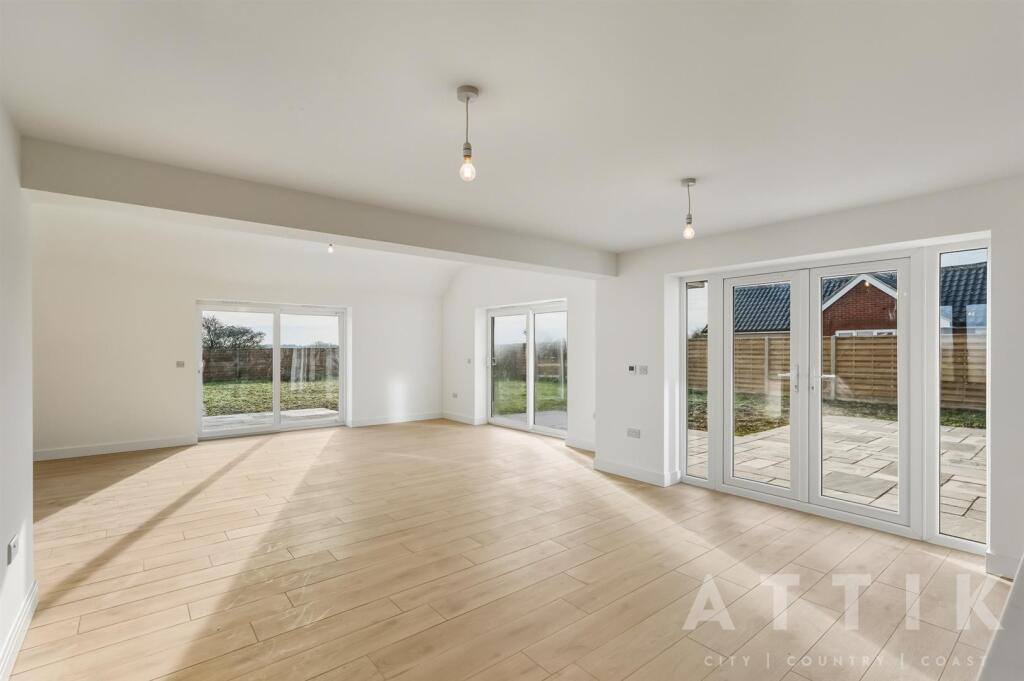 Hall Road, Brockdish photo 4