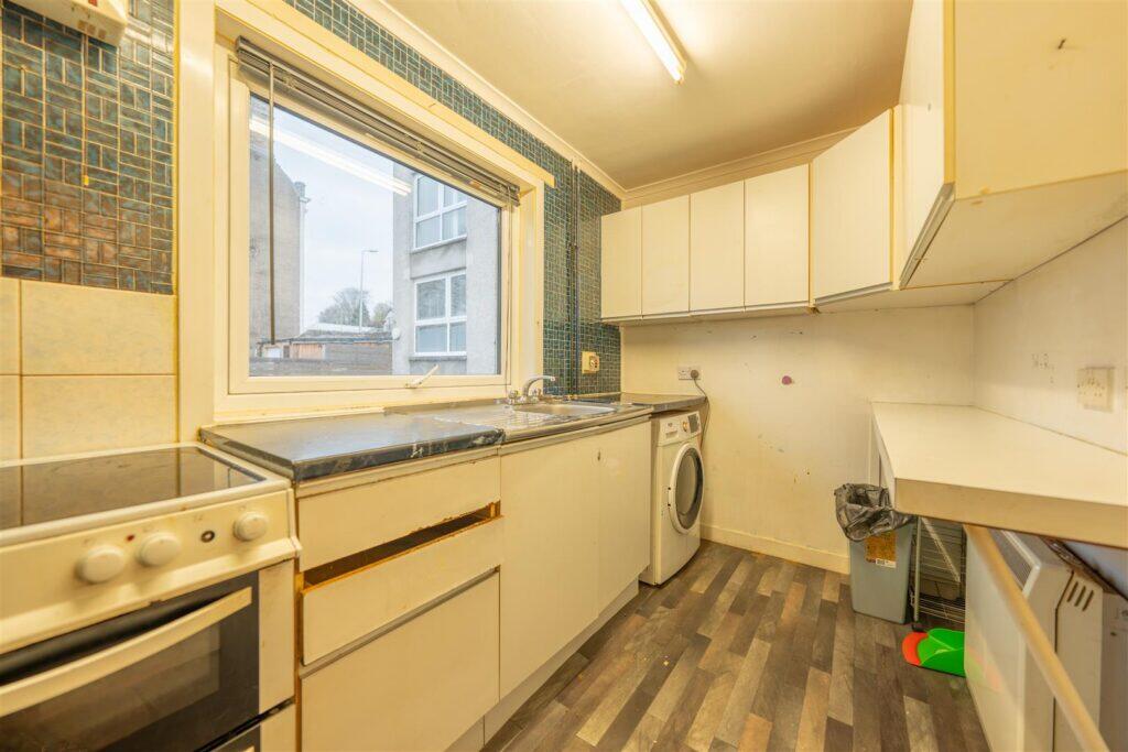 18 Bridgend Court, Main Street, Perth, PH2 7HN photo 4
