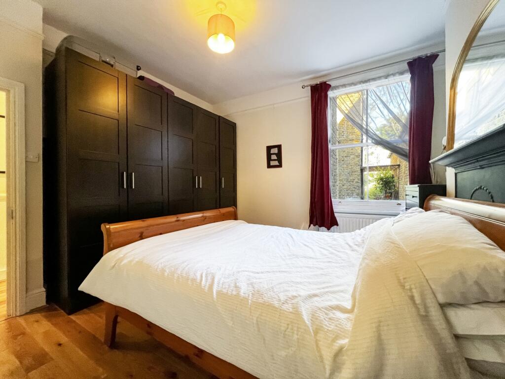 Apartment in London, Brondesbury Park, Brondesbury - View 4