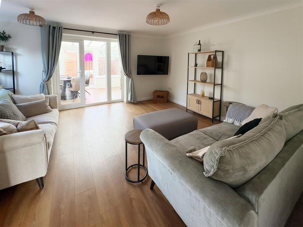 Ascot Way, Rustington photo 4