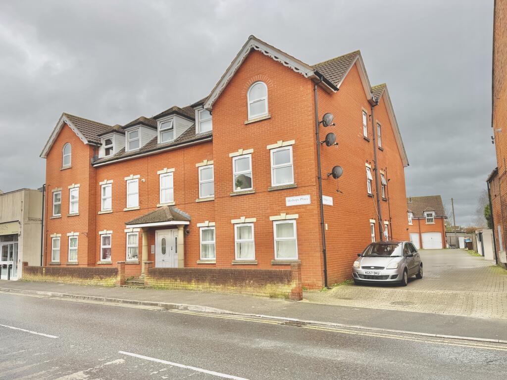 1-bed flat on 4 Bishops Place, Church Street, Highbridge, Somerset TA9 3EB, £59,000