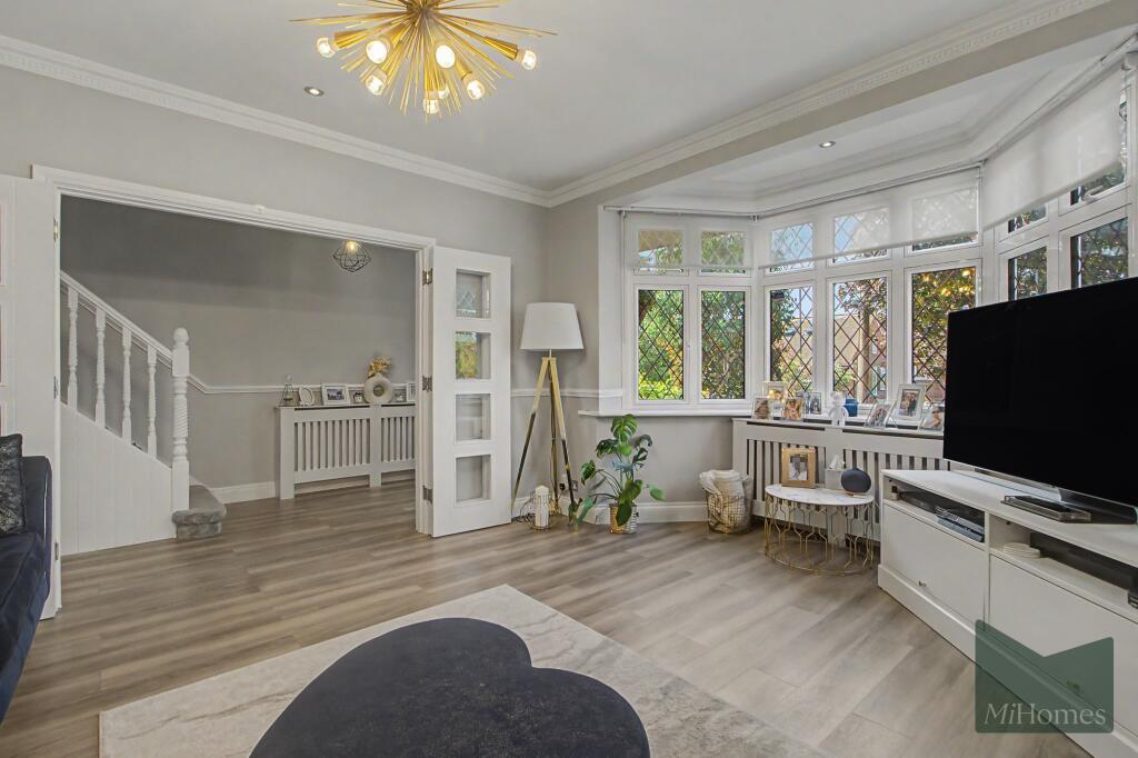 Abbotshall Avenue, London, N14 photo 4