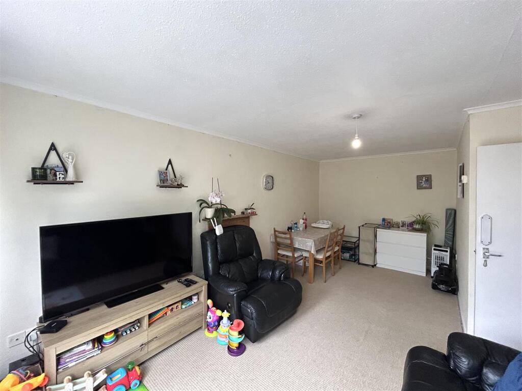 House in Leominster, Herefordshire - View 2