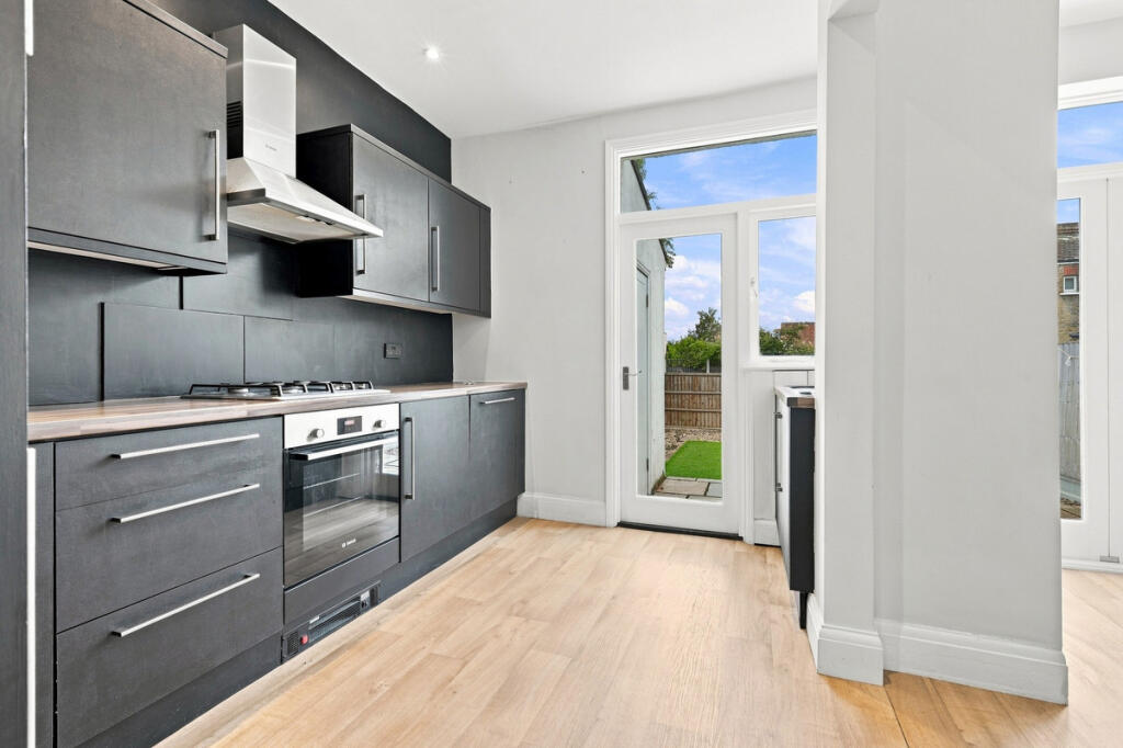 House in Southend-on-Sea - View 5