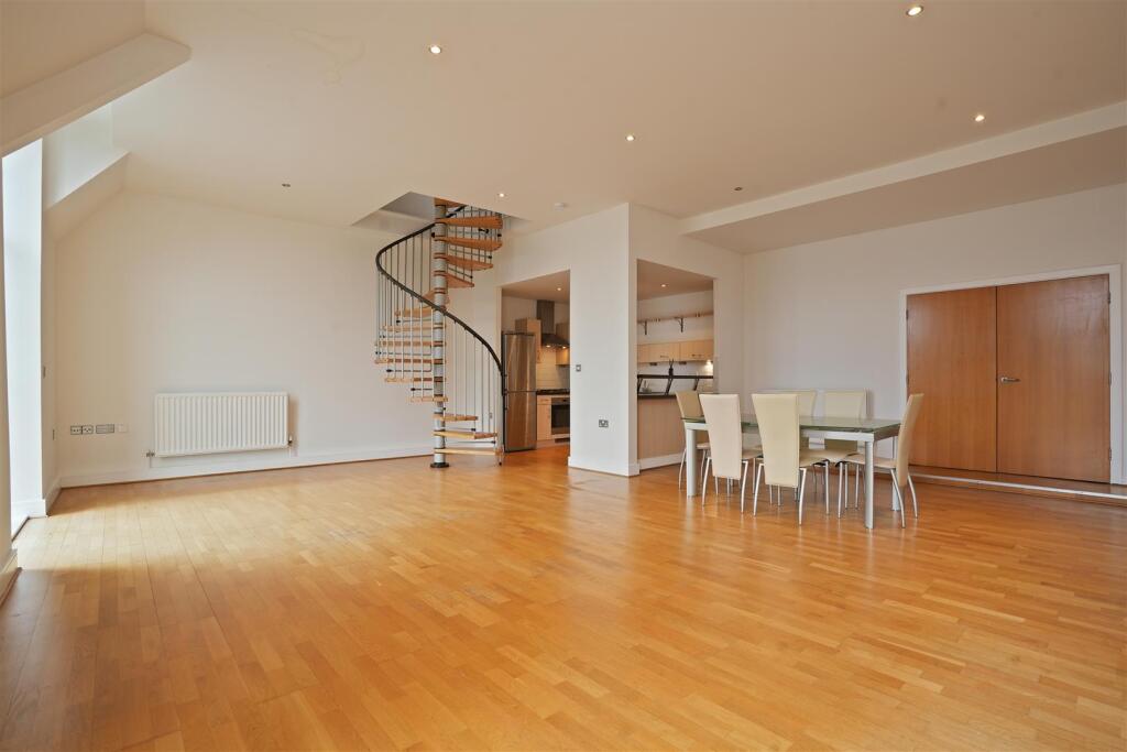 Whiteley Wood House, Whiteley Woods photo 3