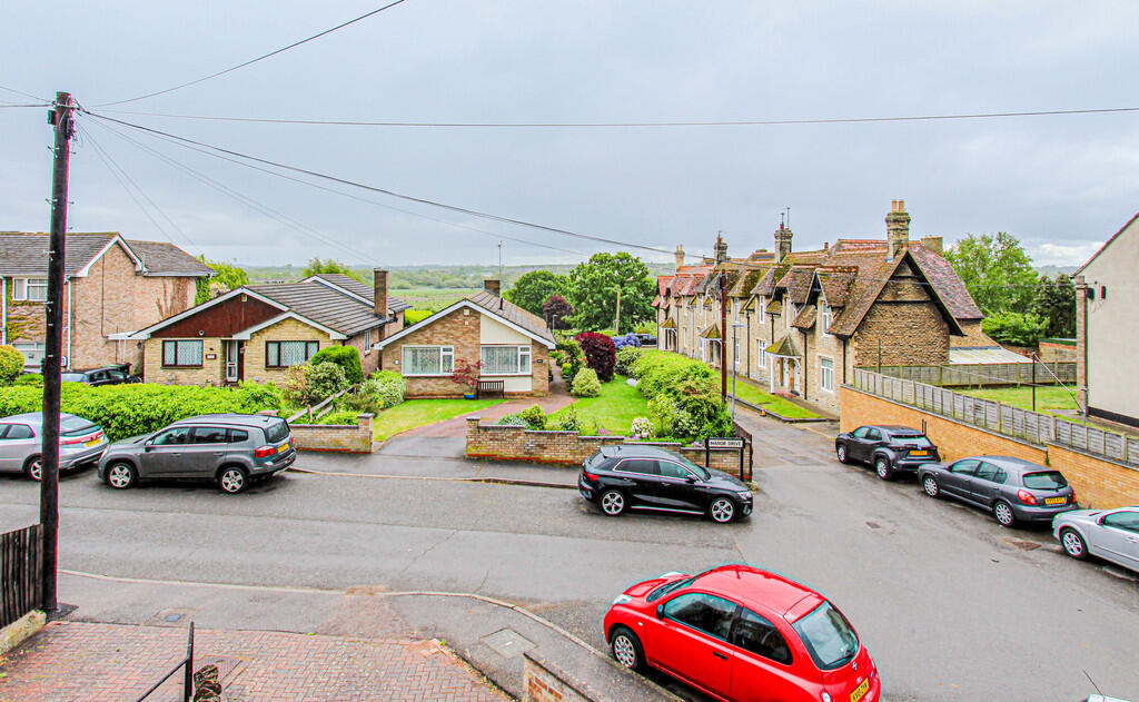 House in Irthlingborough, North Northamptonshire - View 4