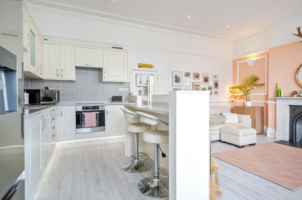 Apartment in Hove, Brunswick - View 4