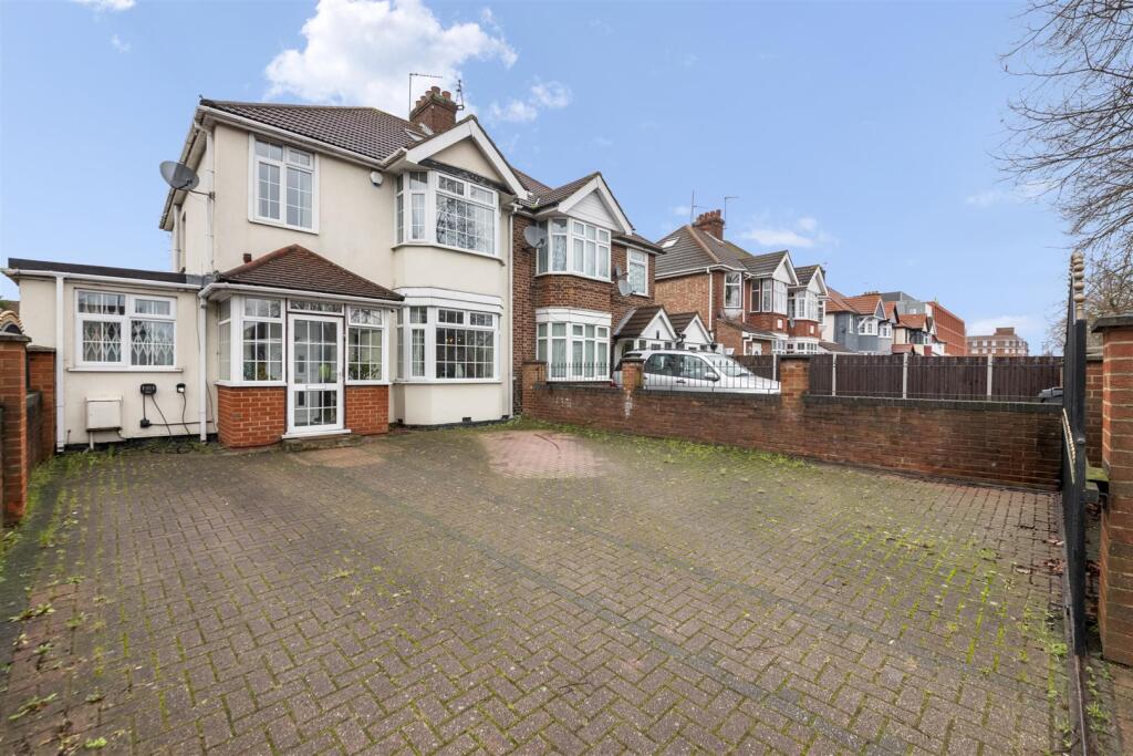 Main image of property: Great West Road, Heston