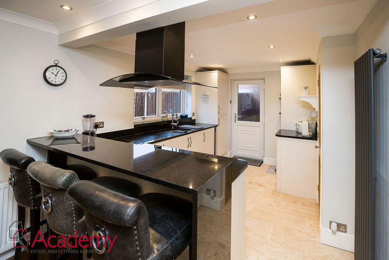 Revesby Close, Widnes photo 4