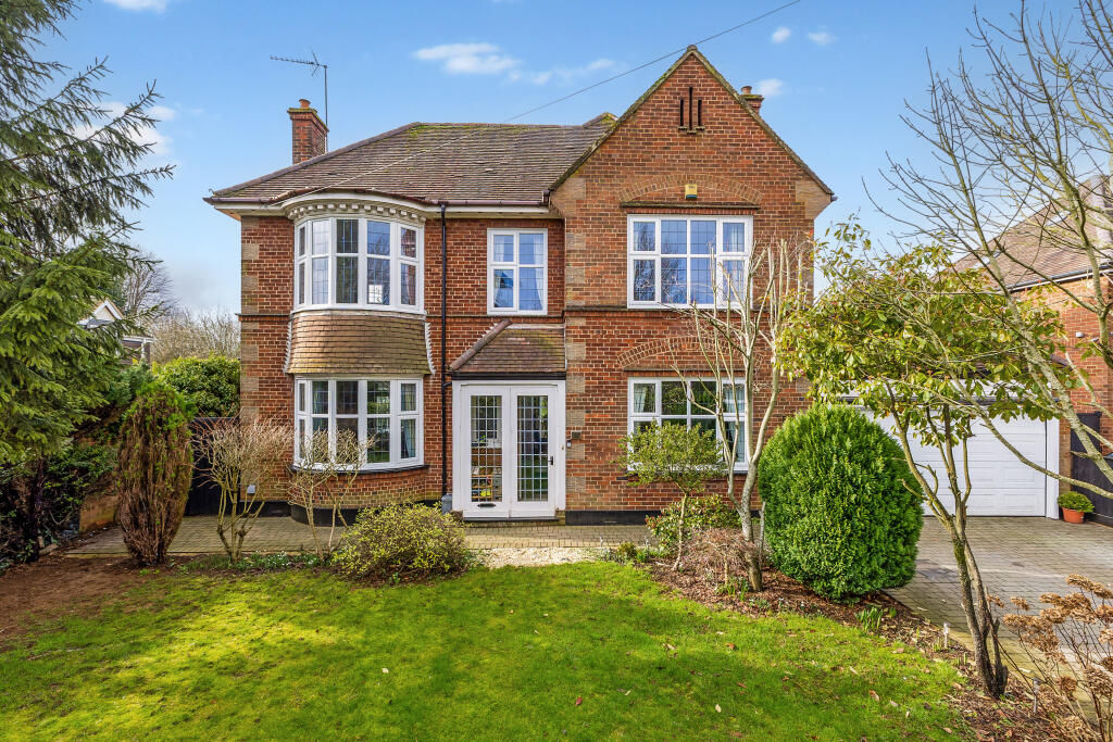 Main image of property: Oxford Road, Banbury, OX16