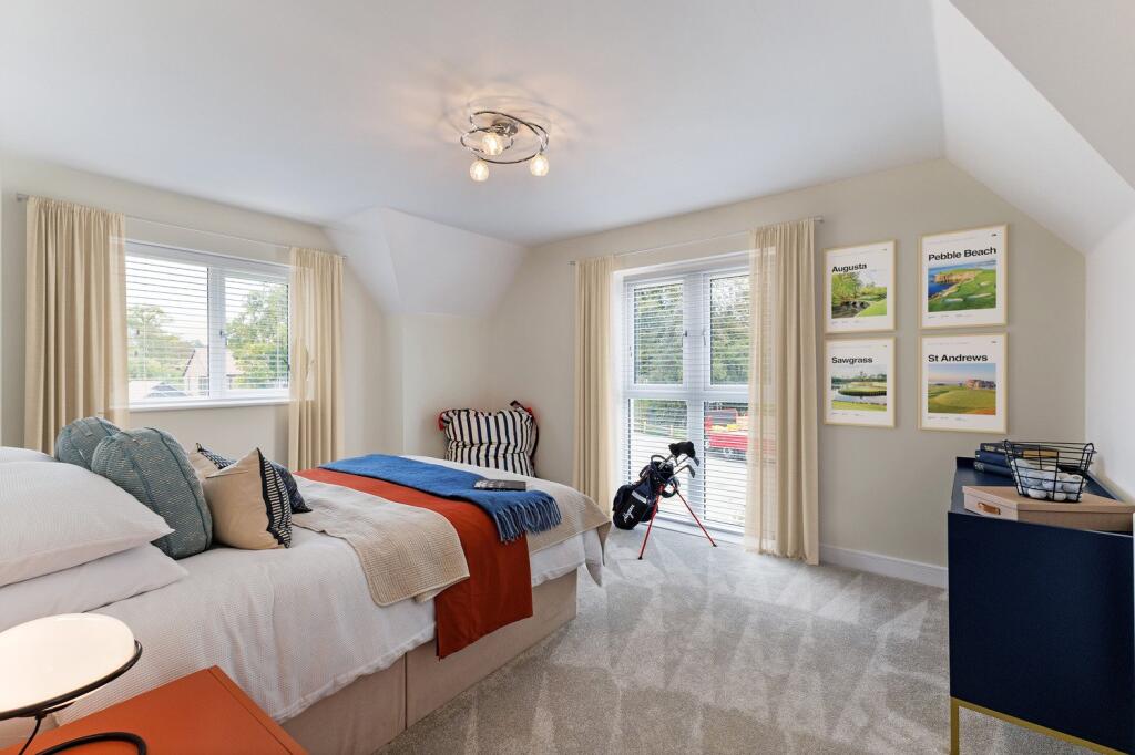 House in Tunbridge Wells, Hawkhurst - More
