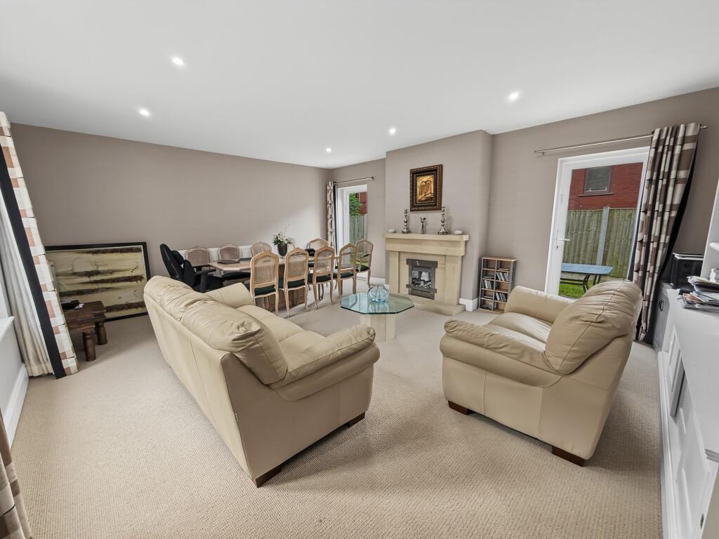 House in Salford, Greater Manchester - View 4