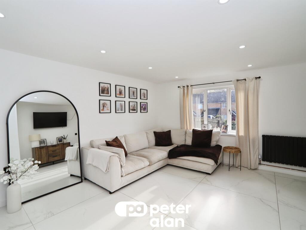 House in Newport - View 2