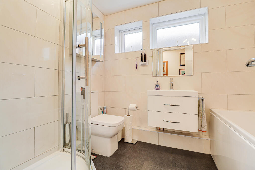 Additional image 8 of Hillside Road, Harpenden, AL5