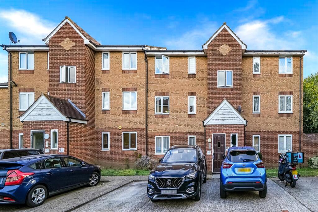 Main image of property: Fenman Gardens, IG3