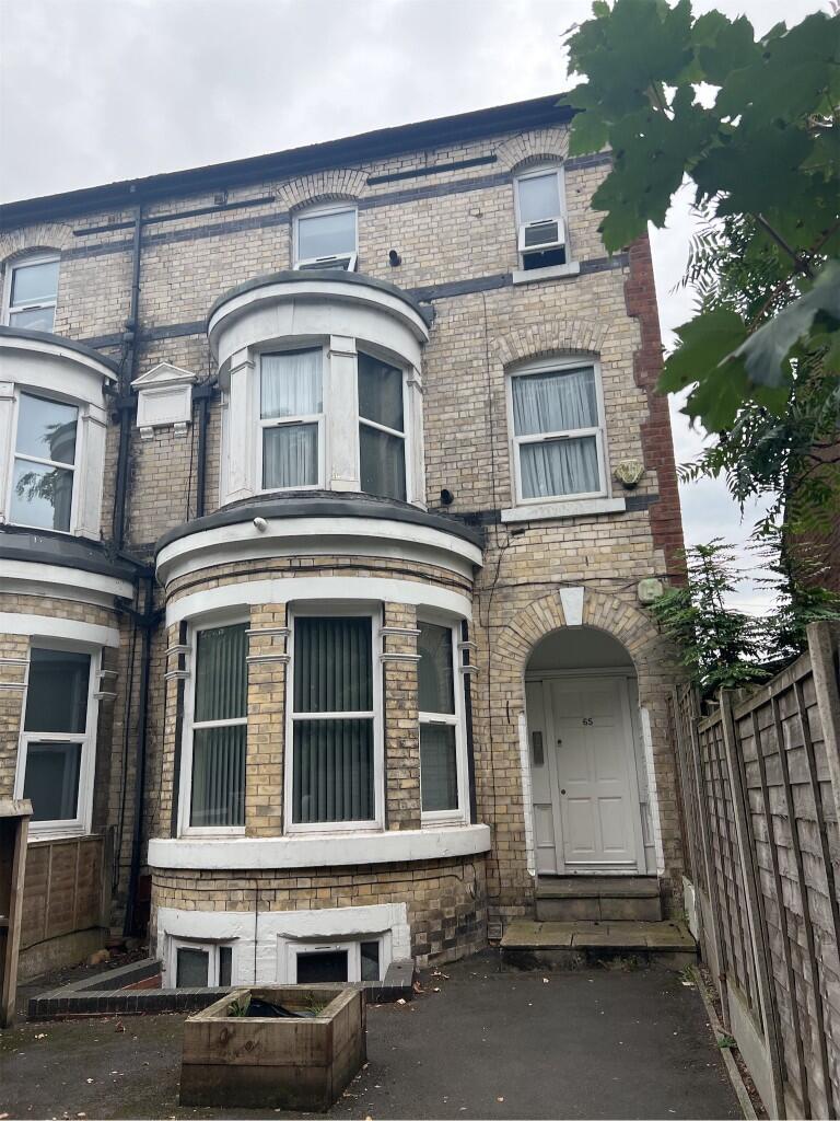 Main image of property: Flat 6, 63 Eccles Old Road, Salford M6 8RF