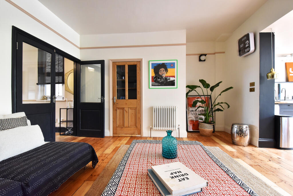 House in London - View 5