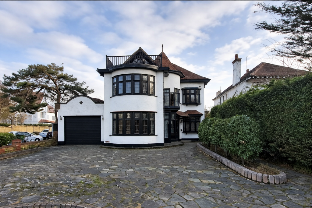 Main image of property: Chalkwell Avenue, Westcliff-On-Sea