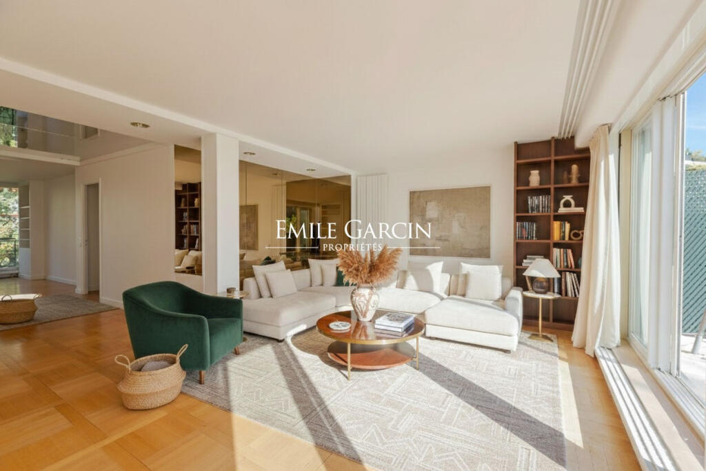 Main image of property: Paris-Isle of France, Paris, Paris 16