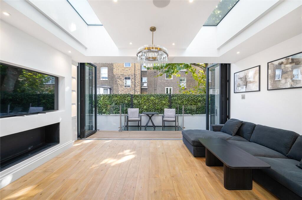 House in London, Earl's Court - More