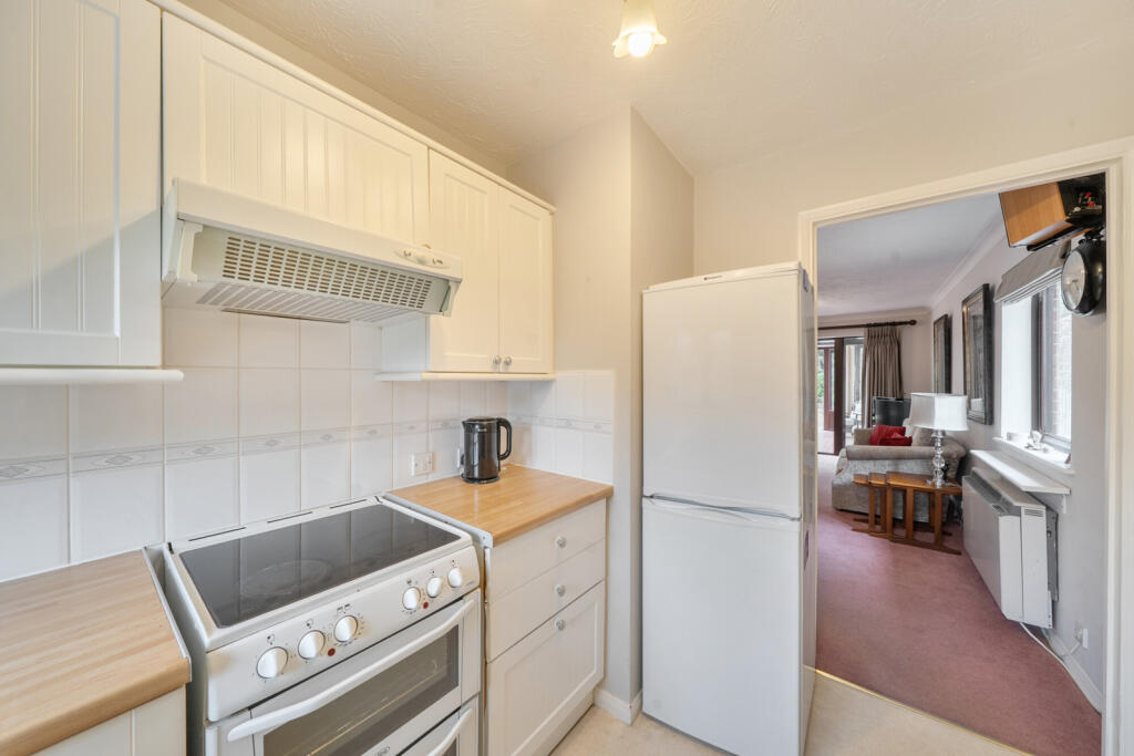 House in Watford, Hertfordshire - View 5