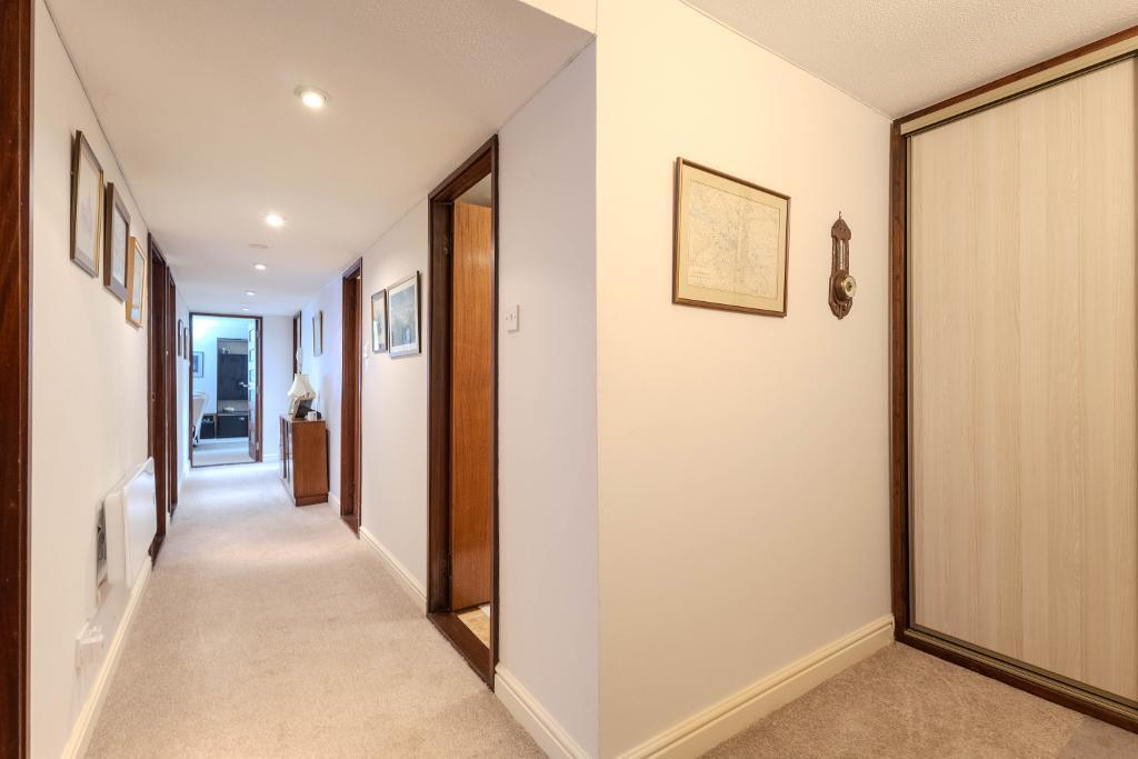 Norwood Park, Bearsden, G61 2RZ - View 3