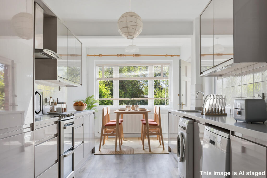 House in Reading, Caversham - More