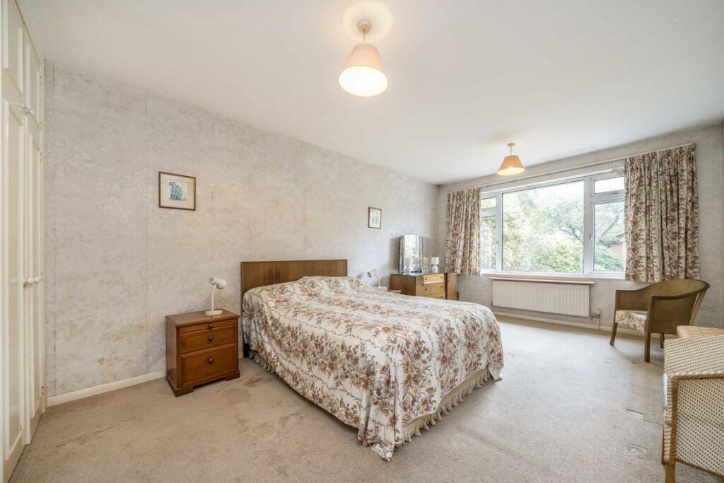 House in Twickenham - View 5