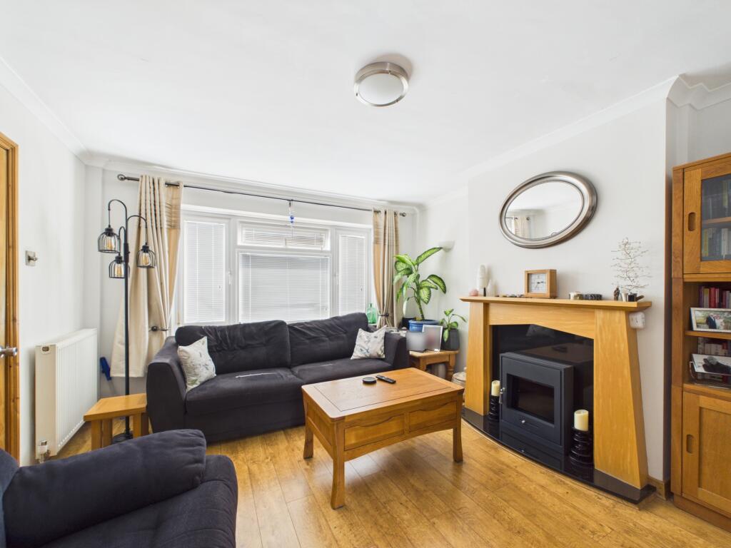 Elmstone Drive, Tilehurst, Reading, RG31 - View 2
