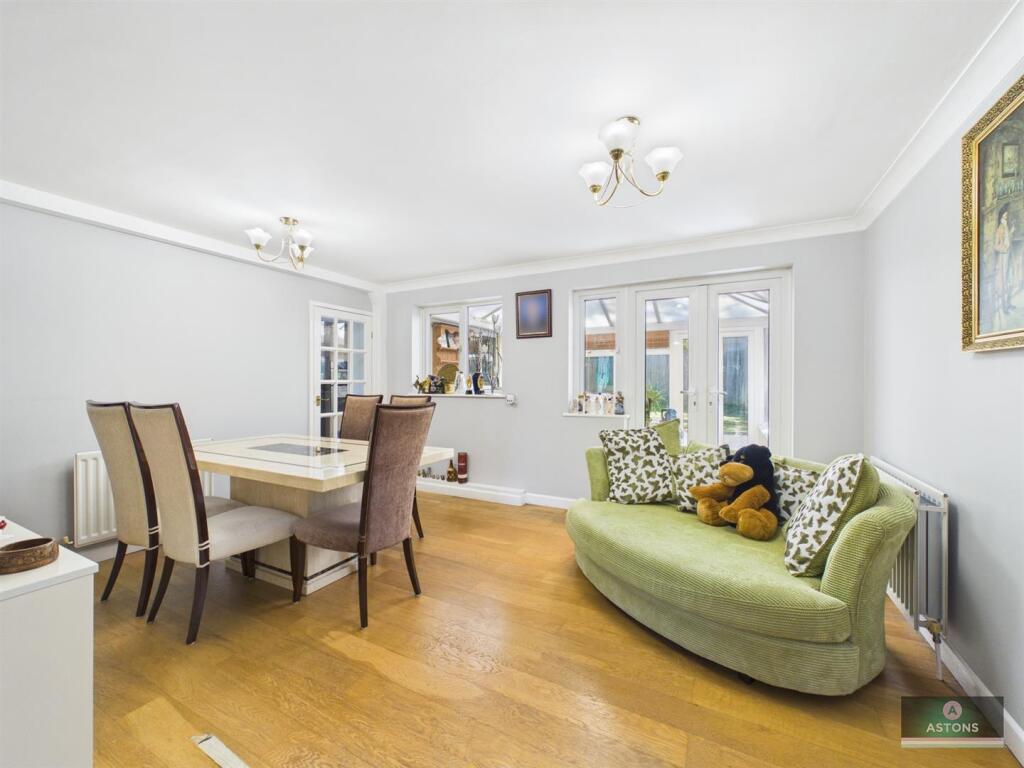 House in Crawley, Worth - View 6