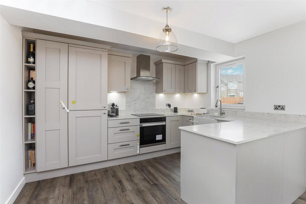 House in Glasgow, Gilshochill, Summerston - More