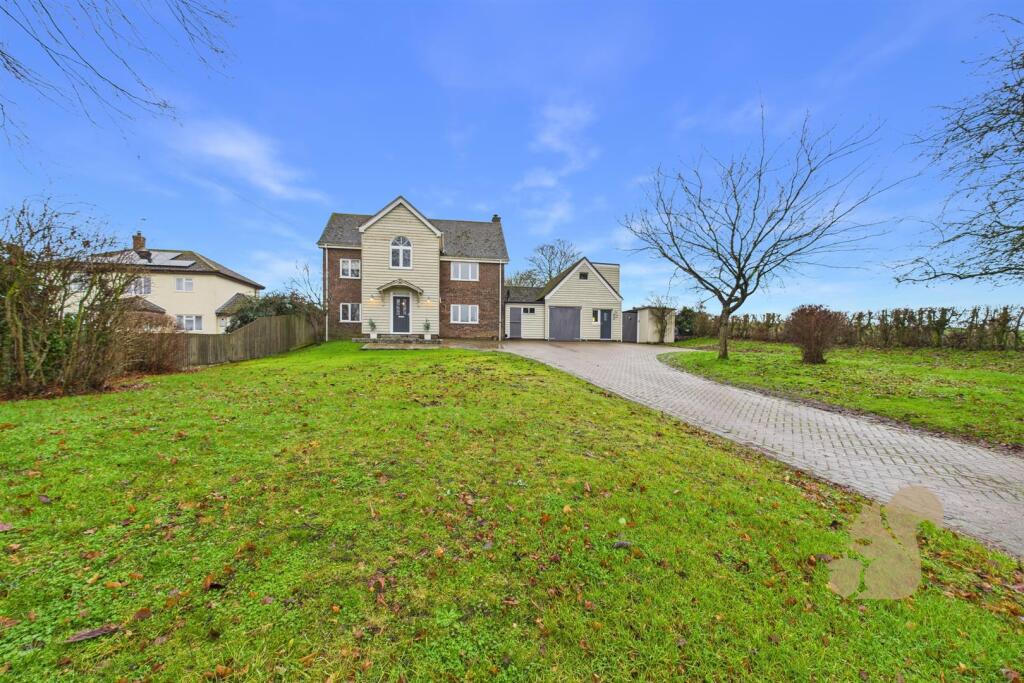 Main image of property: Aveley Lane, Shimpling