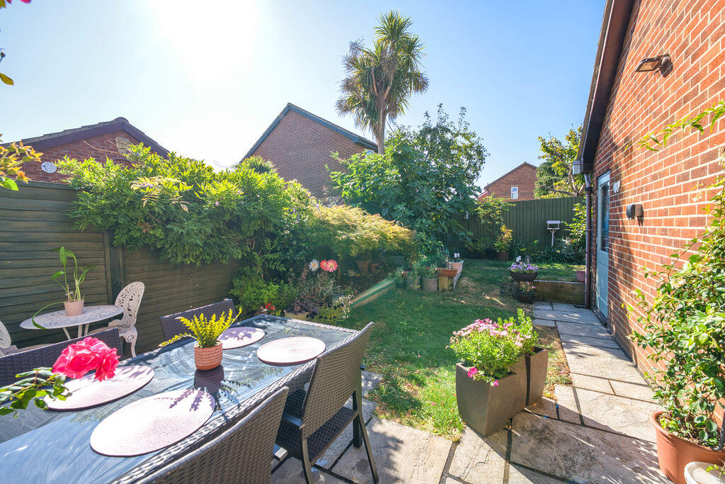 House in Weston-super-Mare, North Worle - More