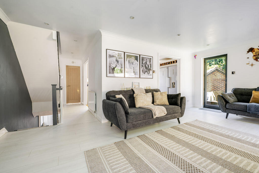 House in Tonbridge - More