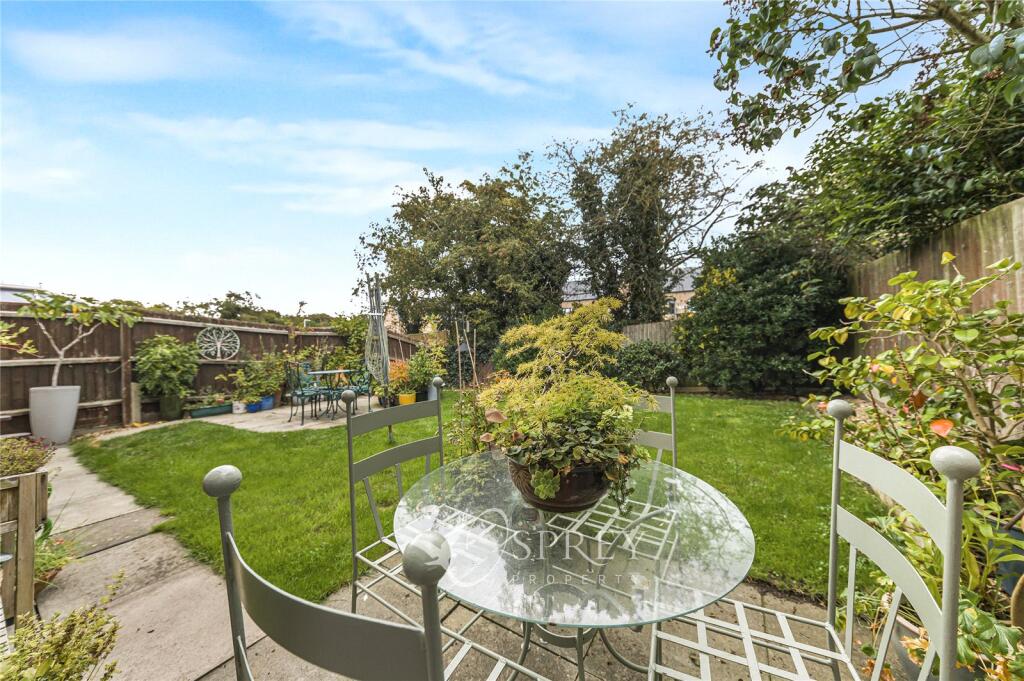 House in Oundle, North Northamptonshire - View 2